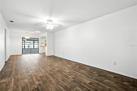 Duplex in Edgewater, Florida 2 bedrooms, 122.17 sq.m. № 1908039 - photo 9