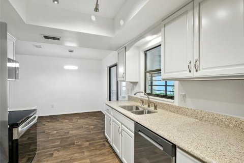Duplex in Edgewater, Florida 2 bedrooms, 122.17 sq.m. № 1908039 - photo 19