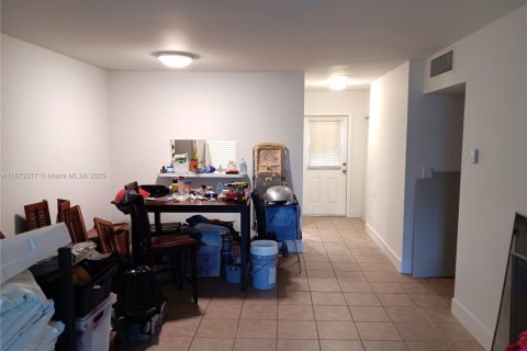 Condo in Lauderdale Lakes, Florida, 2 bedrooms  № 1922717 - photo 6