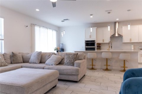 House in Davenport, Florida 5 bedrooms, 286.7 sq.m. № 2215315 - photo 14