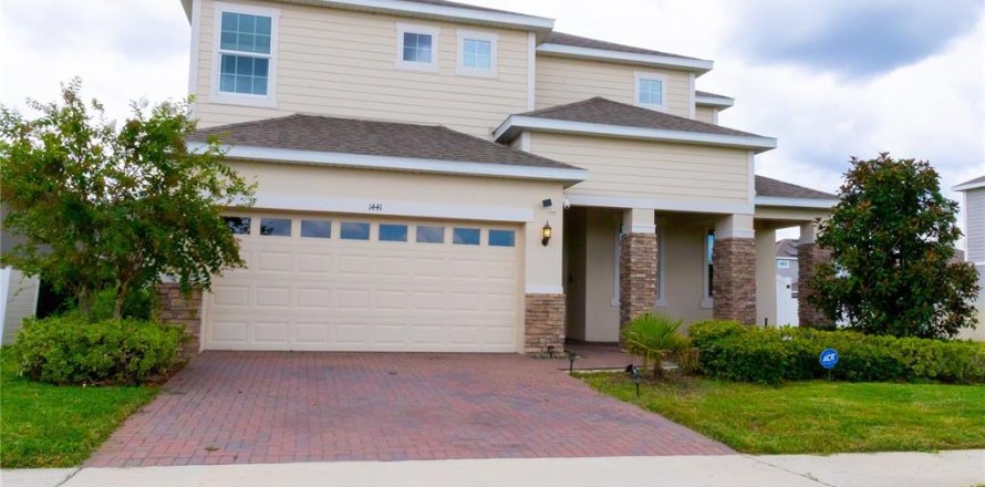 House in Davenport, Florida 5 bedrooms, 286.7 sq.m. № 2215315
