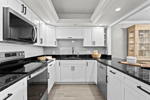 Condominio en venta en Belleair, Florida, 2 dormitorios, 123.1 m2 № 2094211 - foto 11