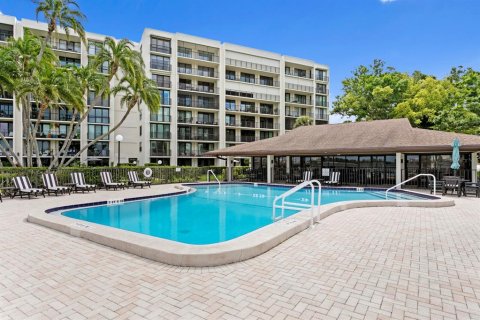 Condominio en venta en Belleair, Florida, 2 dormitorios, 123.1 m2 № 2094211 - foto 4