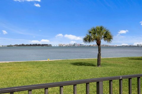 Condominio en venta en Belleair, Florida, 2 dormitorios, 123.1 m2 № 2094211 - foto 18