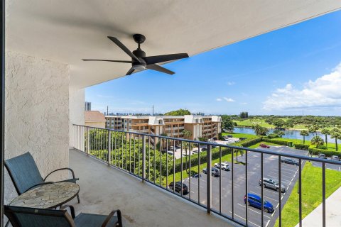 Condo in North Palm Beach, Florida, 2 bedrooms № 2249743 - photo 23