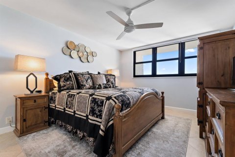Condo in North Palm Beach, Florida, 2 bedrooms № 2249743 - photo 13