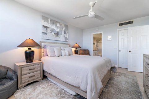 Condo in North Palm Beach, Florida, 2 bedrooms № 2249743 - photo 18