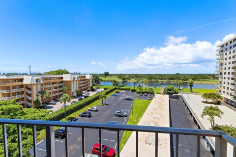 Condo in North Palm Beach, Florida, 2 bedrooms № 2249743 - photo 24
