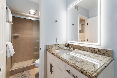 Condo in North Palm Beach, Florida, 2 bedrooms № 2249743 - photo 16