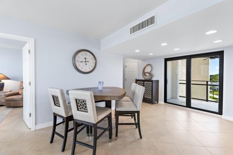 Condo in North Palm Beach, Florida, 2 bedrooms № 2249743 - photo 6