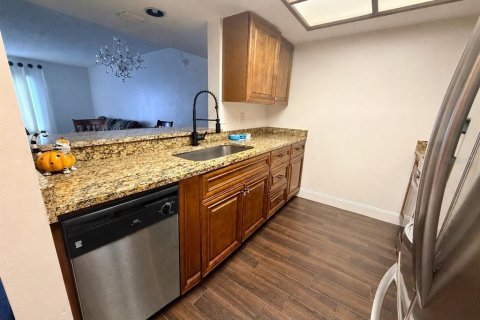 Condo in Tampa, Florida, 1 bedroom № 2221142 - photo 5