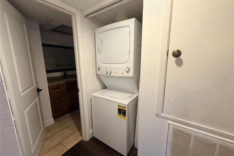 Condo in Tampa, Florida, 1 bedroom № 2221142 - photo 10