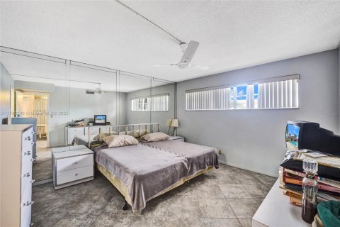 Copropriété à vendre à Pembroke Pines, Floride: 2 chambres, 108.7 m2 № 1697463 - photo 17