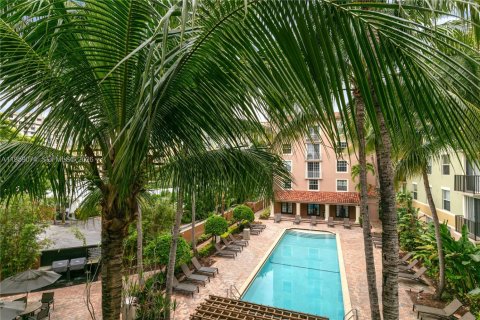 Condominio en venta en Hollywood, Florida, 2 dormitorios, 104.14 m2 № 2017896 - foto 18