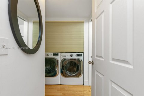 Condominio en venta en Hollywood, Florida, 2 dormitorios, 104.14 m2 № 2017896 - foto 16