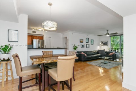 Condominio en venta en Hollywood, Florida, 2 dormitorios, 104.14 m2 № 2017896 - foto 2