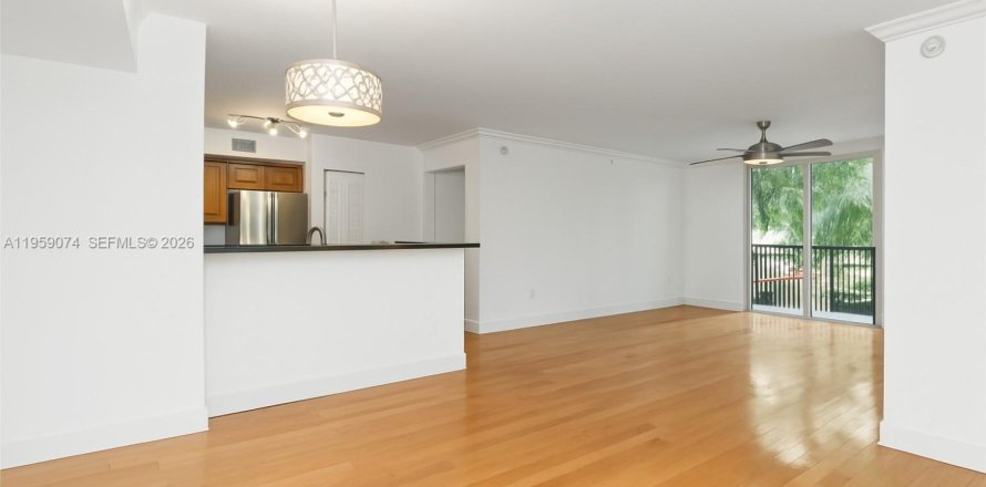 Condominio en Hollywood, Florida, 2 dormitorios  № 2017896