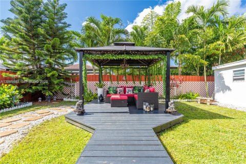 House in Homestead, Florida 4 bedrooms, 208.66 sq.m. № 2390055 - photo 7