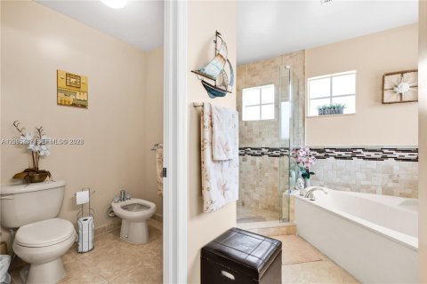 House in Homestead, Florida 4 bedrooms, 208.66 sq.m. № 2390055 - photo 23