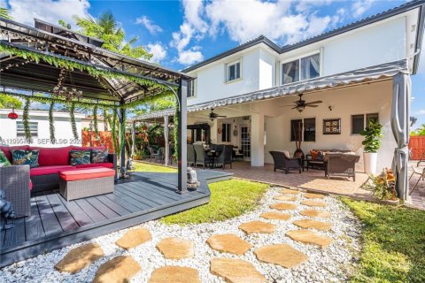 House in Homestead, Florida 4 bedrooms, 208.66 sq.m. № 2390055 - photo 6