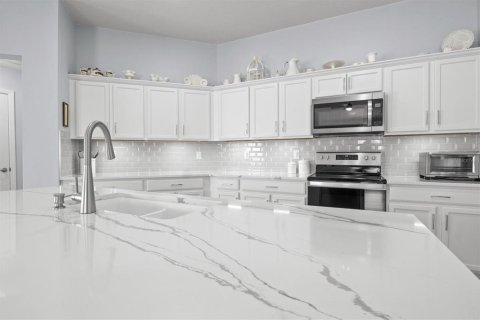 Casa en venta en Auburndale, Florida, 4 dormitorios, 184.78 m2 № 2116461 - foto 5