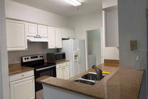 Condo in Winter Garden, Florida, 3 bedrooms № 2227179 - photo 8