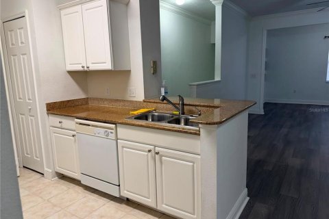 Condo in Winter Garden, Florida, 3 bedrooms № 2227179 - photo 9