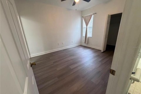 Condo in Winter Garden, Florida, 3 bedrooms № 2227179 - photo 11