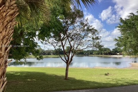 Condo in Miami, Florida, 2 bedrooms  № 2052891 - photo 30