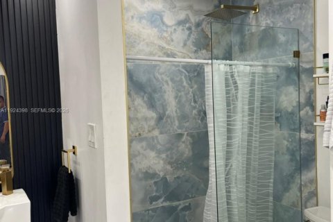 Condo in Miami, Florida, 2 bedrooms  № 2052891 - photo 20