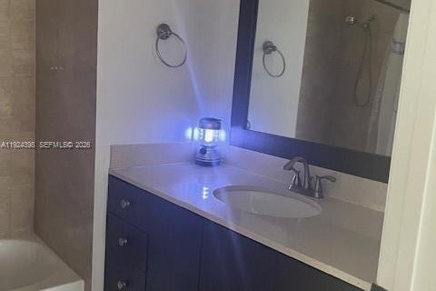 Condo in Miami, Florida, 2 bedrooms  № 2052891 - photo 17