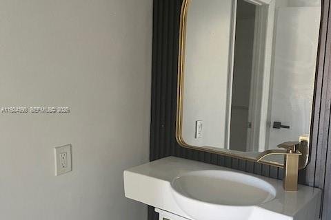 Condo in Miami, Florida, 2 bedrooms  № 2052891 - photo 19