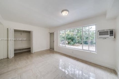 Commercial property in Miami, Florida 202.16 sq.m. № 1705268 - photo 24