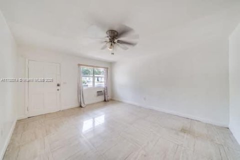 Commercial property in Miami, Florida 202.16 sq.m. № 1705268 - photo 17
