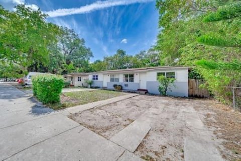 Commercial property in Miami, Florida 202.16 sq.m. № 1705268 - photo 6