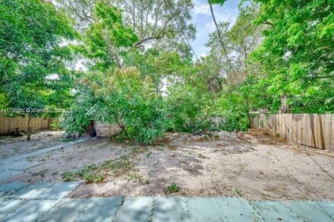 Commercial property in Miami, Florida 202.16 sq.m. № 1705268 - photo 9