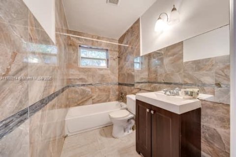 Commercial property in Miami, Florida 202.16 sq.m. № 1705268 - photo 19