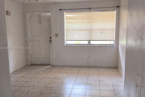 Appartement à louer à Hollywood, Floride: 1 chambre, 69.68 m2 № 2178190 - photo 4