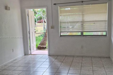 Appartement à louer à Hollywood, Floride: 1 chambre, 69.68 m2 № 2178190 - photo 3