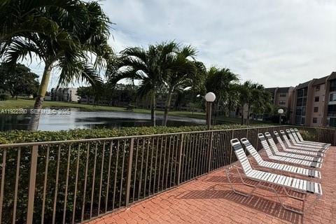 Copropriété à vendre à Sunrise, Floride: 2 chambres, 116.13 m2 № 1987498 - photo 25