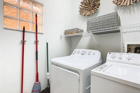 Condo in Kissimmee, Florida, 3 bedrooms  № 1628296 - photo 20