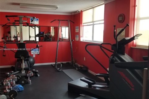 Condo in Miami Beach, Florida, 1 bedroom № 2090132 - photo 21