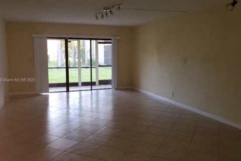 Condo in Weston, Florida, 2 bedrooms  № 1862795 - photo 3
