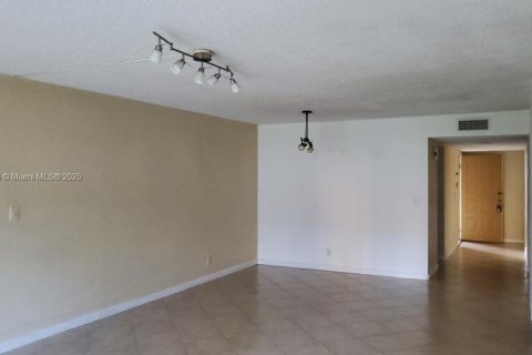 Condo in Weston, Florida, 2 bedrooms  № 1862795 - photo 5