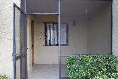 Condo in Weston, Florida, 2 bedrooms  № 1862795 - photo 15