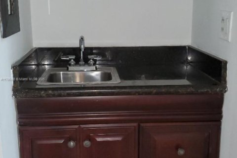 Condo in Weston, Florida, 2 bedrooms  № 1862795 - photo 4