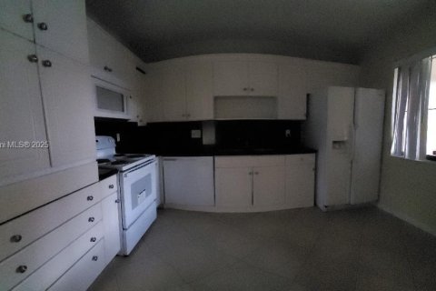 Condo in Weston, Florida, 2 bedrooms  № 1862795 - photo 8