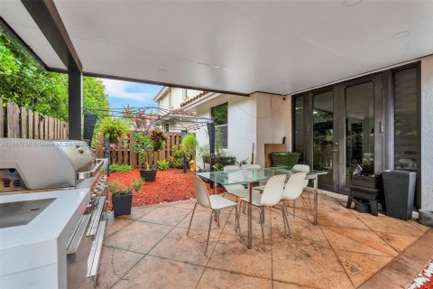 Купить виллу или дом в Майами, Флорида 4 спальни, 241.73м2, № 1933136 - фото 21