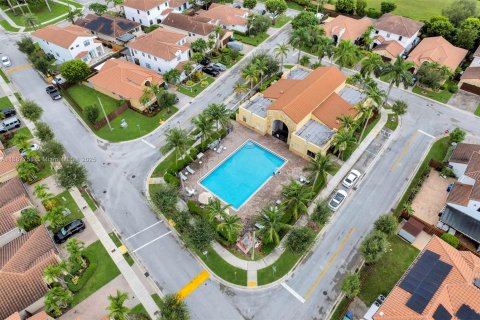 Купить виллу или дом в Майами, Флорида 4 спальни, 241.73м2, № 1933136 - фото 12
