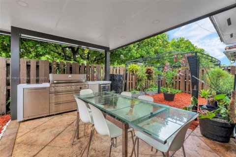 Купить виллу или дом в Майами, Флорида 4 спальни, 241.73м2, № 1933136 - фото 24